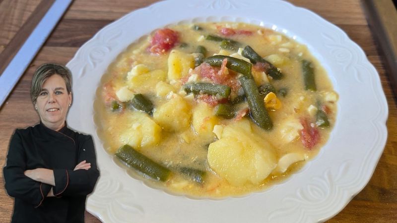 Caldo de patatas cominero, receta de Manoli García