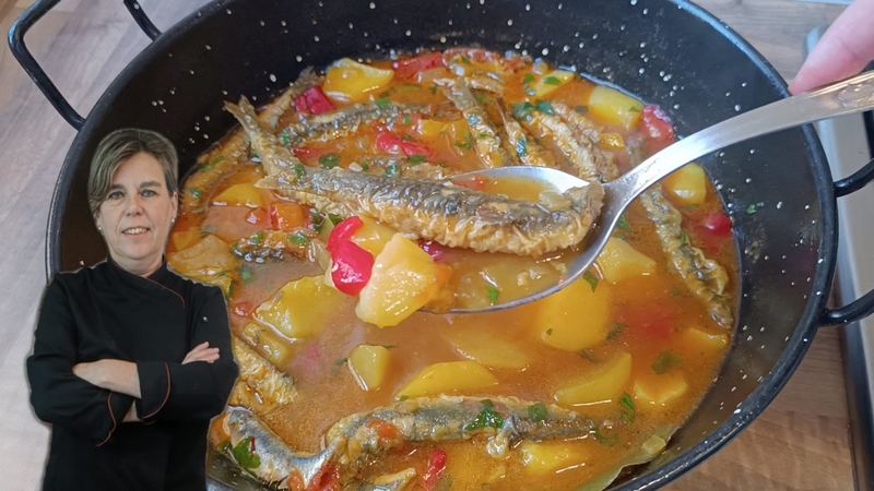Caldo de patatas con boquerones, receta de Manoli García