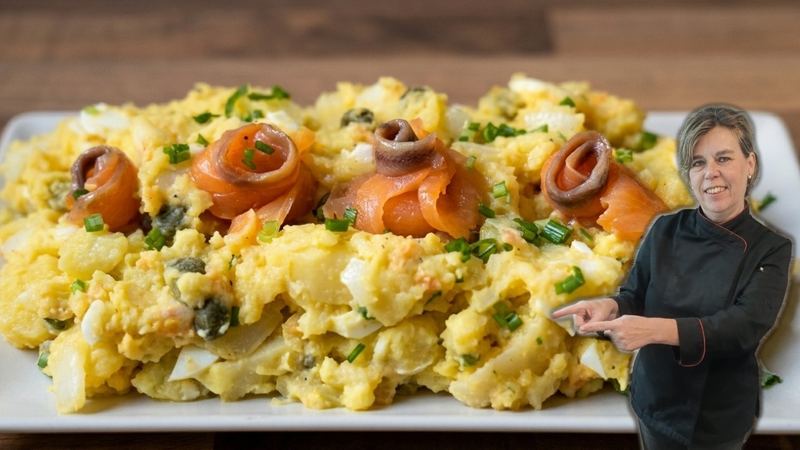 Ensalada de patatas con salmón, receta de Manoli García
