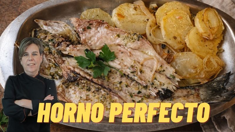Lubina al horno con patatas, receta de Manoli García