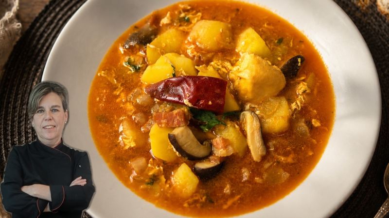Patatas con jamón y setas, receta de Manoli García