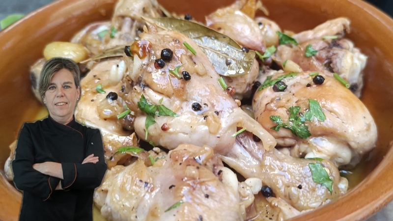 Pollo al ajillo, receta de Manoli García