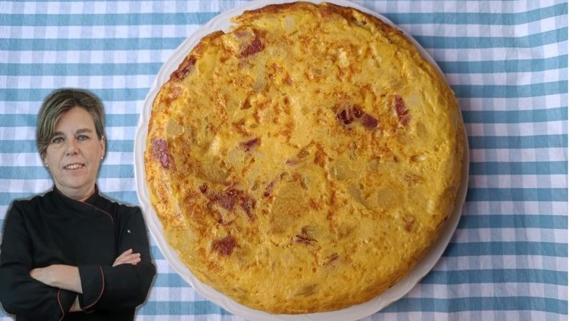 Tortilla de patatas con jamón, receta de Manoli García